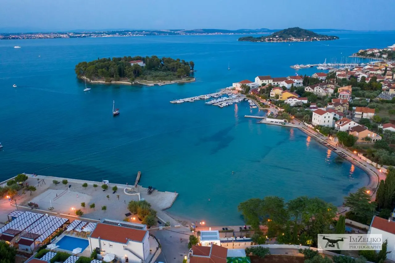 Apartmani Junto Preko Croatia
