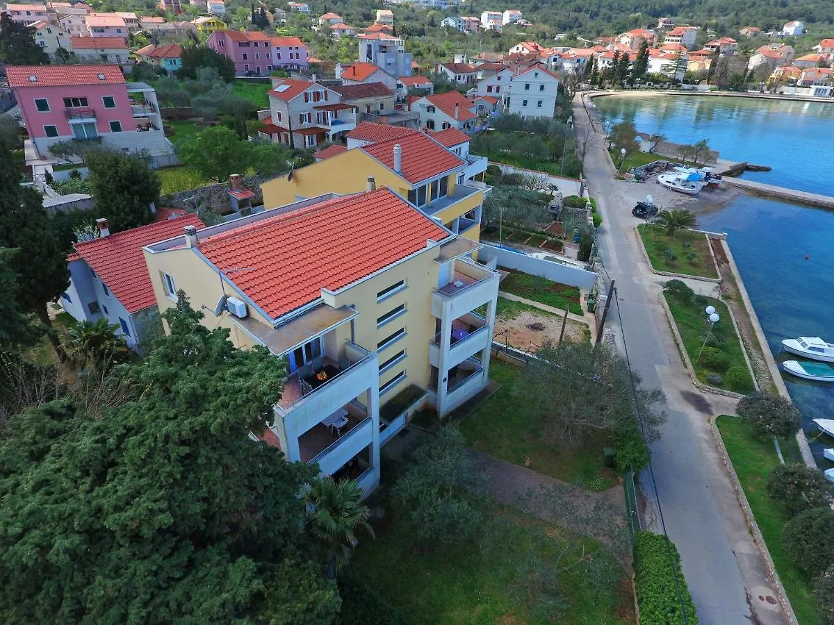Apartmani Junto Preko